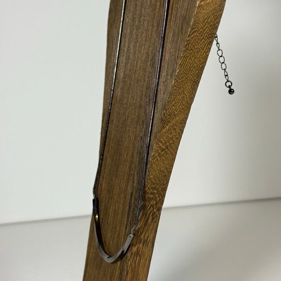 Minimalist Dark Silver Curved Bar Necklace Adjustable 9–11" Modern Chic - Picture 4 of 6
